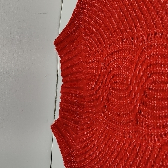 Maurices women's red long  sleeve sweater Size: L - Picture 4 of 8